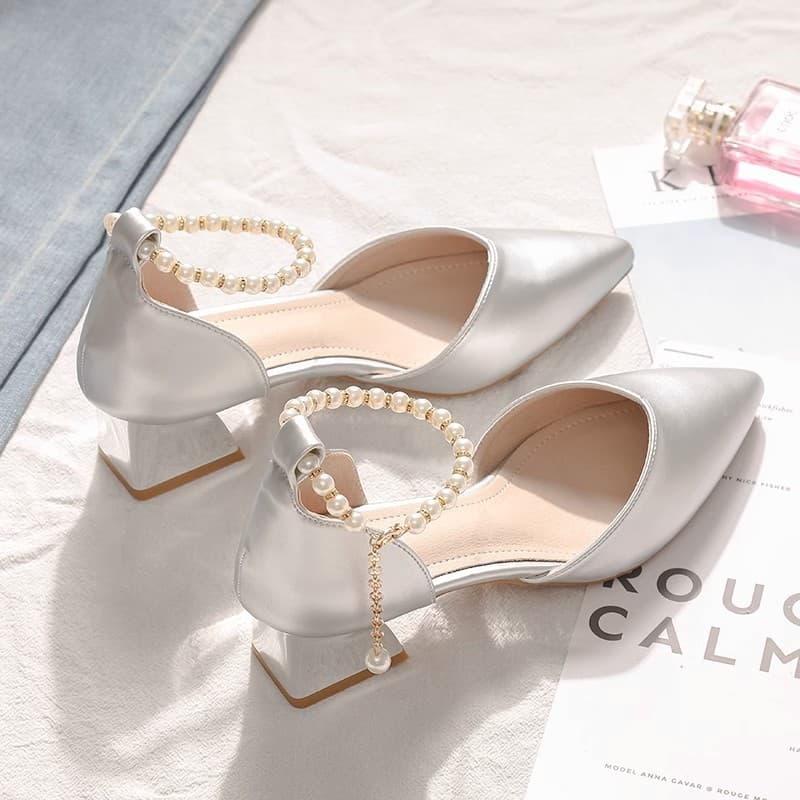 Silver Beautiful Closed-Toe Sandals for Women with Pearl One-Strap, 2025 Summer New Arrival, Pointed Toe, Small Size 33, Mid-Heel Shoes