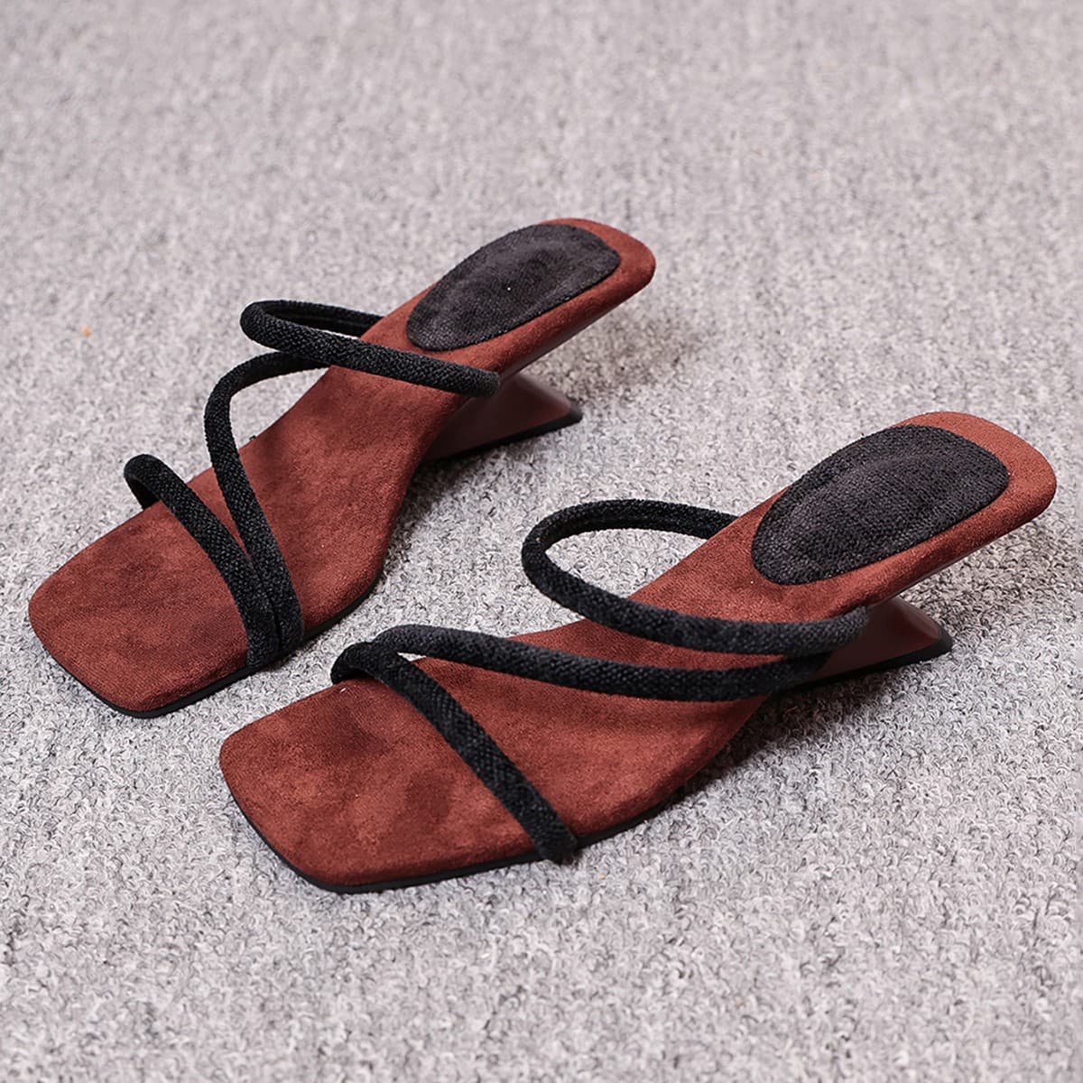 Fashion Black Flat Sandals 2026 New Summer Style Square Toe Thin Strap Versatile Two-Wear Large Size Slippers for Women