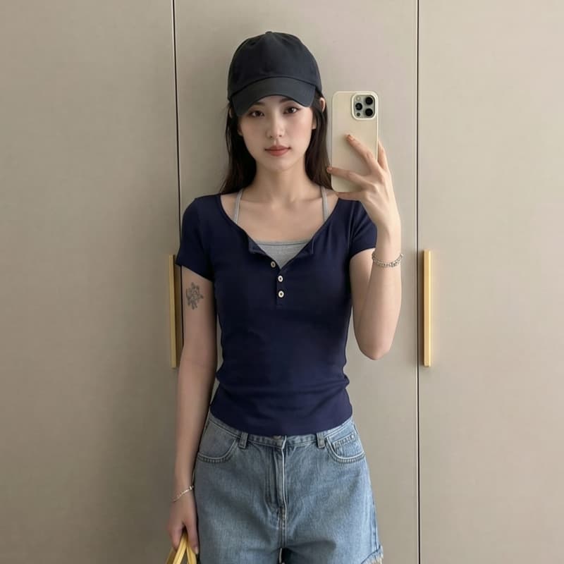 Fake two-piece halter neck short-sleeved T-shirt for women in summer 2026 new hot style fashionable splicing unique short top