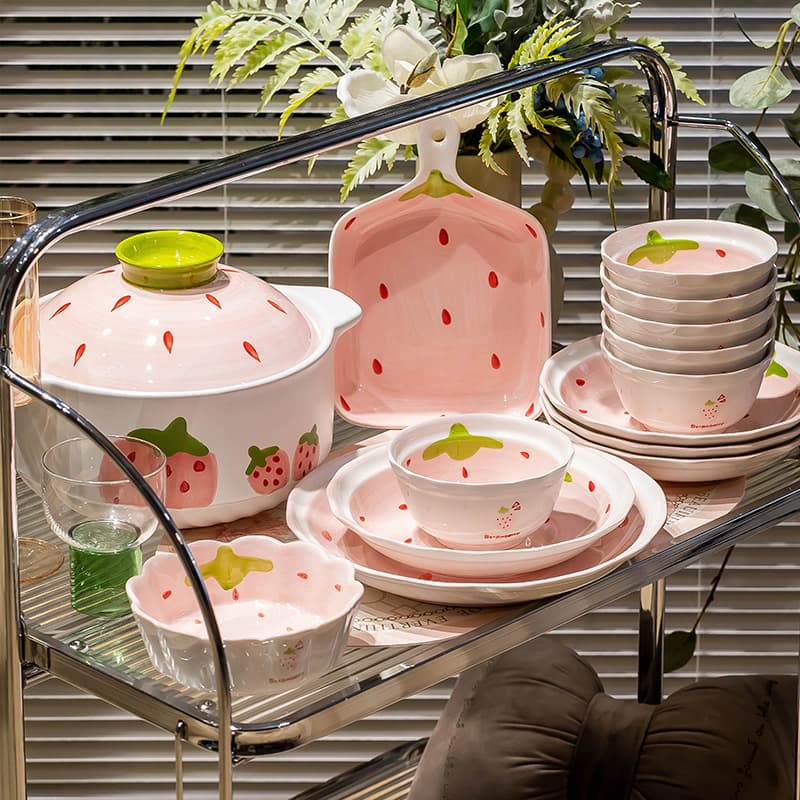 Strawberry Bowl Ceramic Tableware Bowl and Plate Set Household Instant Noodle Bowl Kitchenware Plates and Bowls Full Set Newlywed New Style Dining