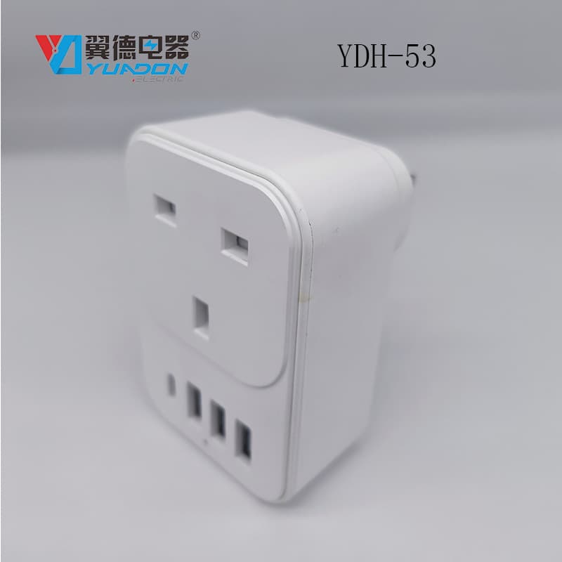 3-Port UK Fast Charger with Type-C Interface, UK Standard Adapter Plug, 5V3.1A UK to UK Plug