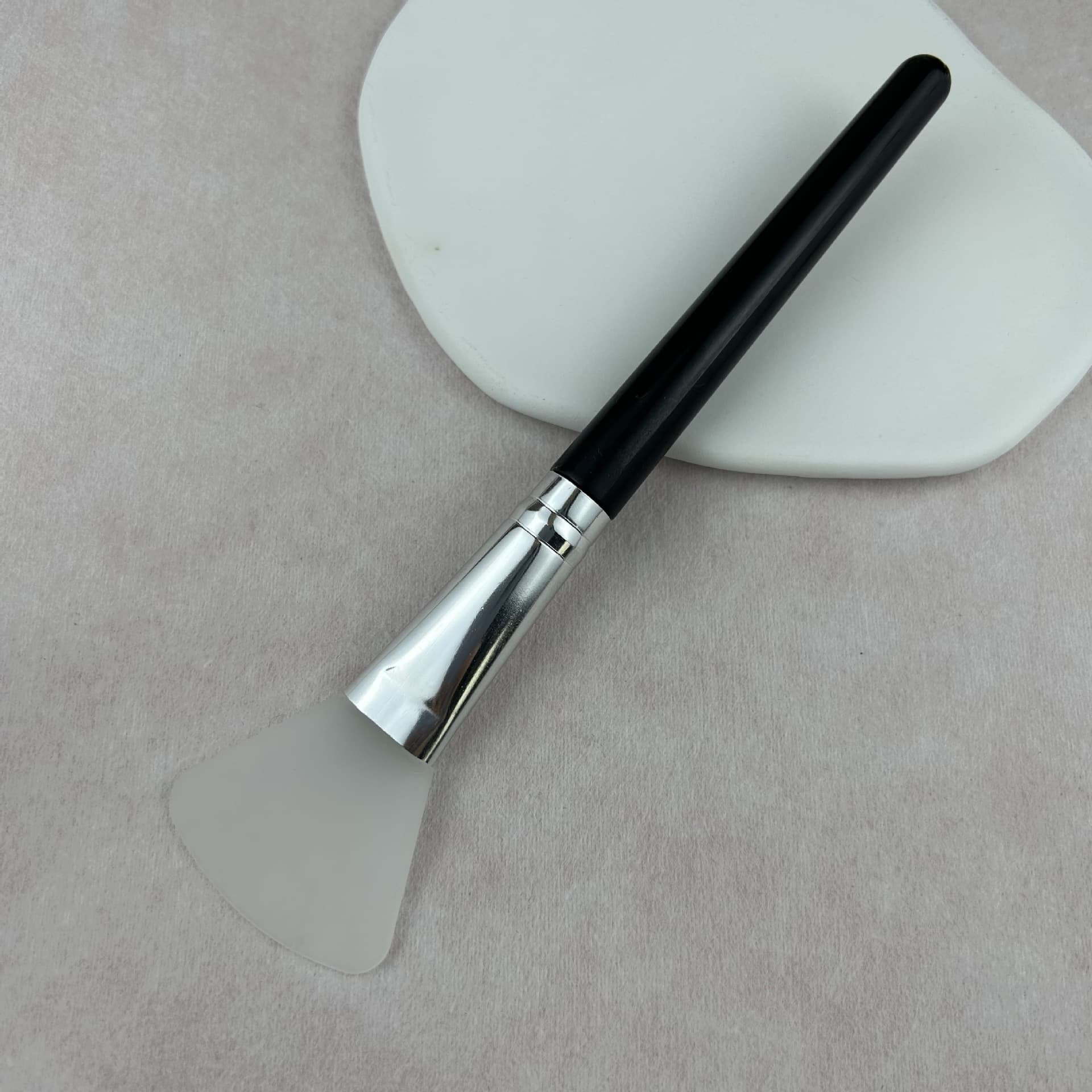 Silicone Face Mask Brush Mud Mask Brush Applicator Makeup Brush Mixing Brush In Stock White Handle Pink Handle Soft Bristle Brush
