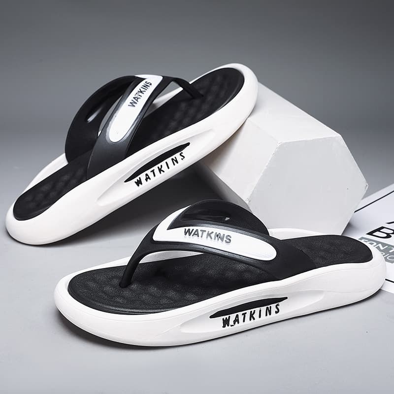 High-end men's flip-flops, outdoor wear, non-slip, new style, comfortable, stylish, suitable for couples, perfect for beach wear.