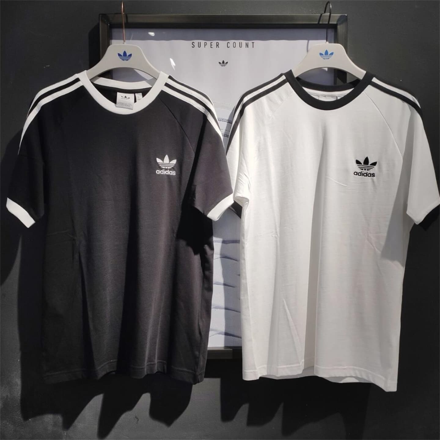 High Version Adidas Originals Men's and Women's 3D Logo Couple Short Sleeve T-Shirt with Three Stripes