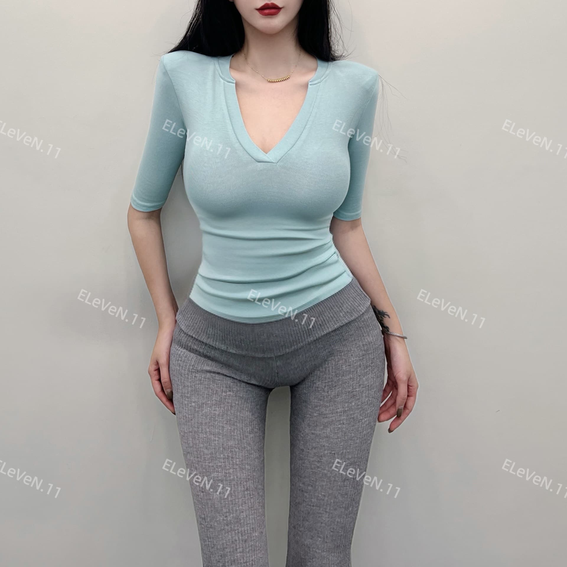 Who Wears Who Loves / Waist-Pinching Small Sexy Half-Open Collar Short-Sleeved Top Women's Tight T-Shirt Bottoming Shirt Ins in Spring and Summer