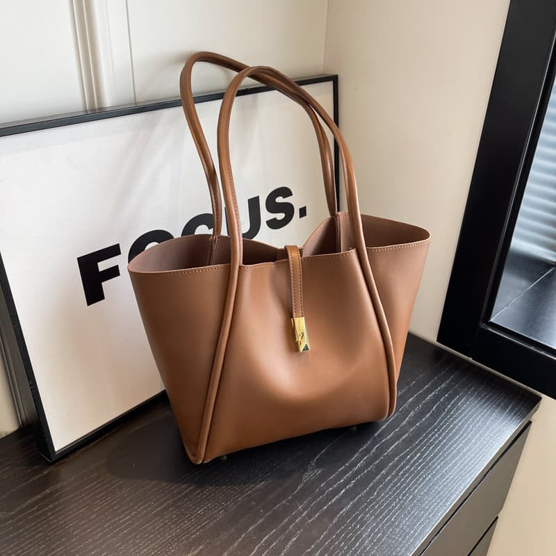 Large Capacity Women's Bag 2023 New Fall Trendy Versatile Shoulder Handbag for School Commute Tote