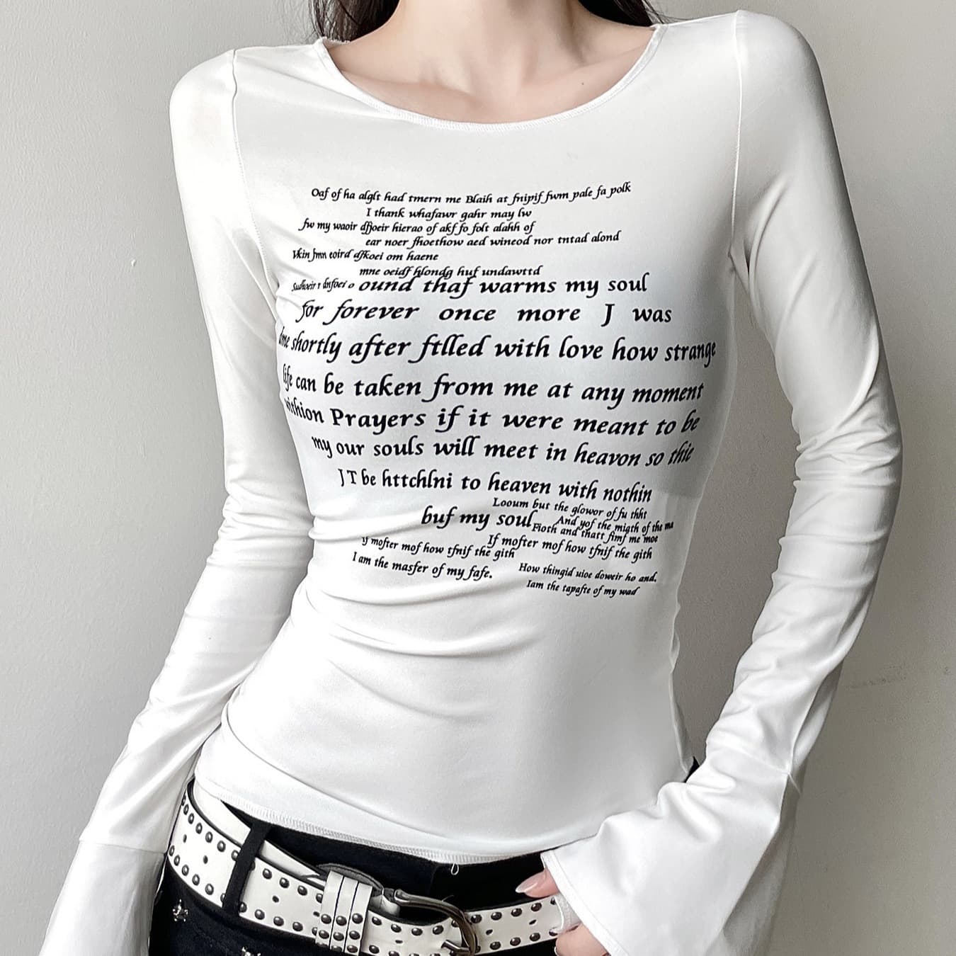 Slit letter print on sleeves, diagonal hem, personalized top for hot girls, street slimming, versatile, slimming, casual long sleeves