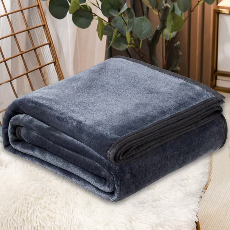 Plain Flannel Blanket Autumn and Winter Warm Coral Velvet Air Conditioning Blanket Picnic Blanket Aviation Leg Blanket Factory Direct Sale