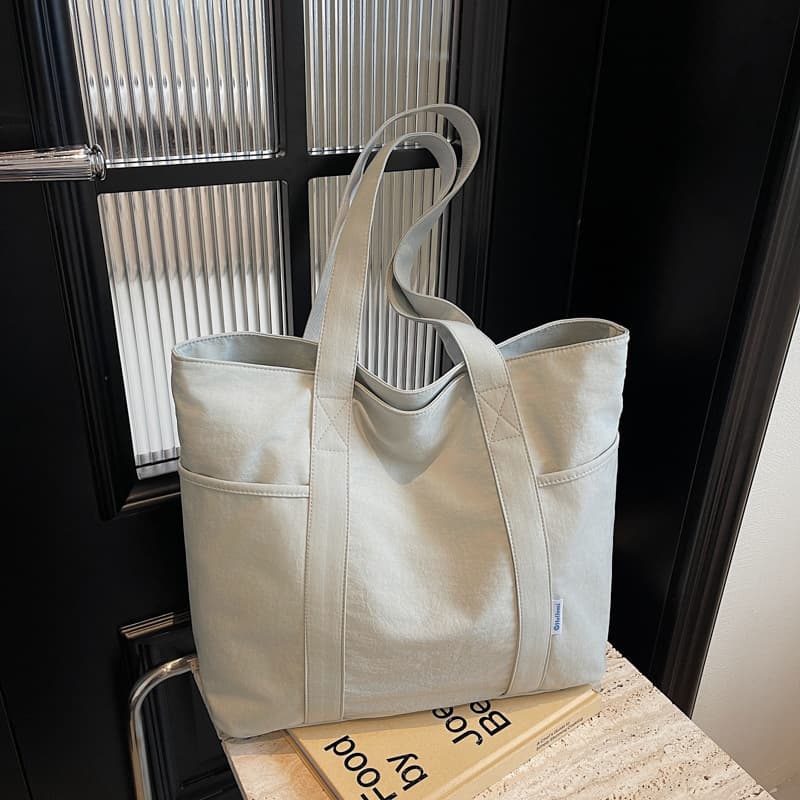 Simple Large Capacity Canvas Bag Women's 2026 New Short-distance Travel Tote Bag Versatile Shoulder Commuting Tote Bag