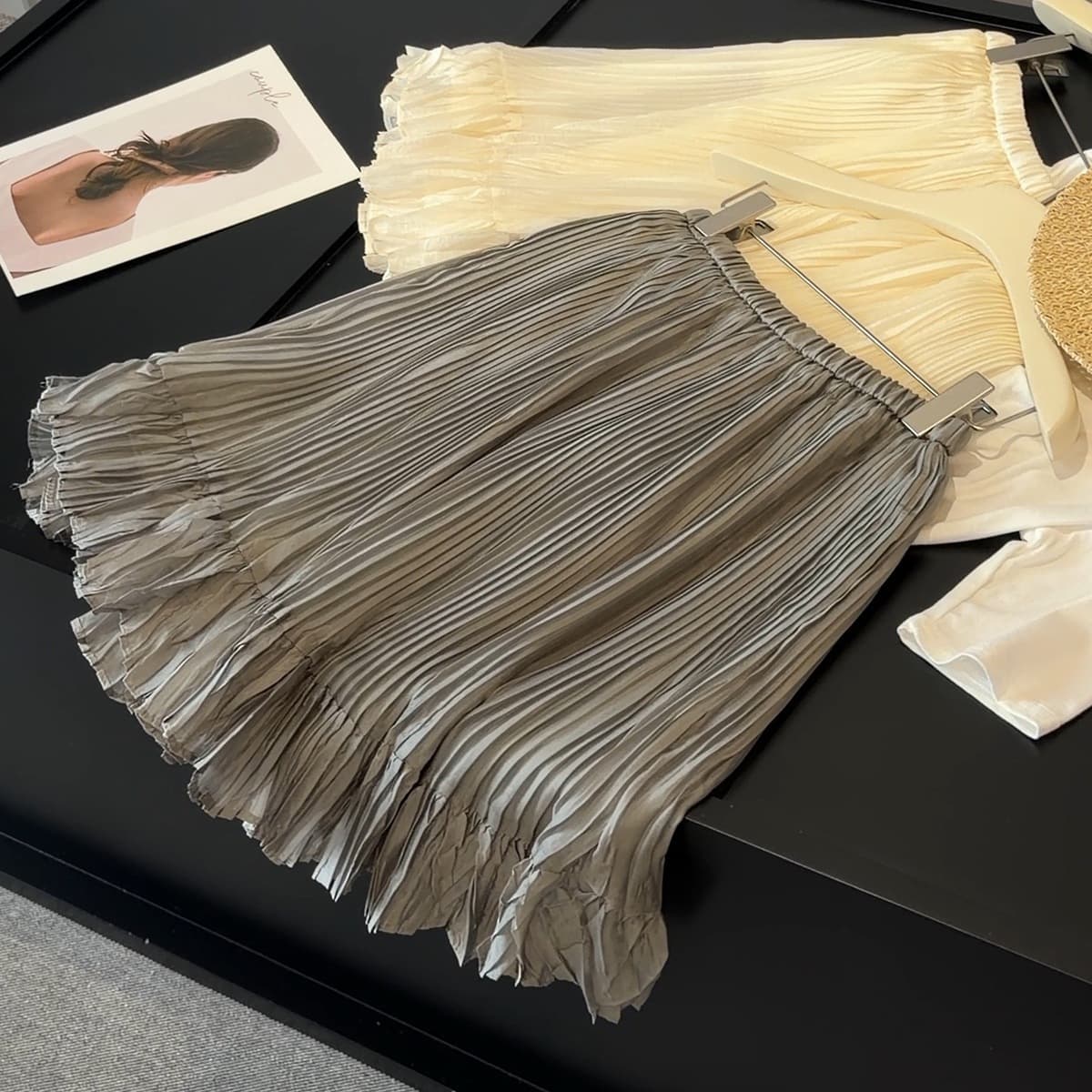 Small pleated skirt for women summer new fashion temperament drape high-end gentle wind flowing mid-skirt