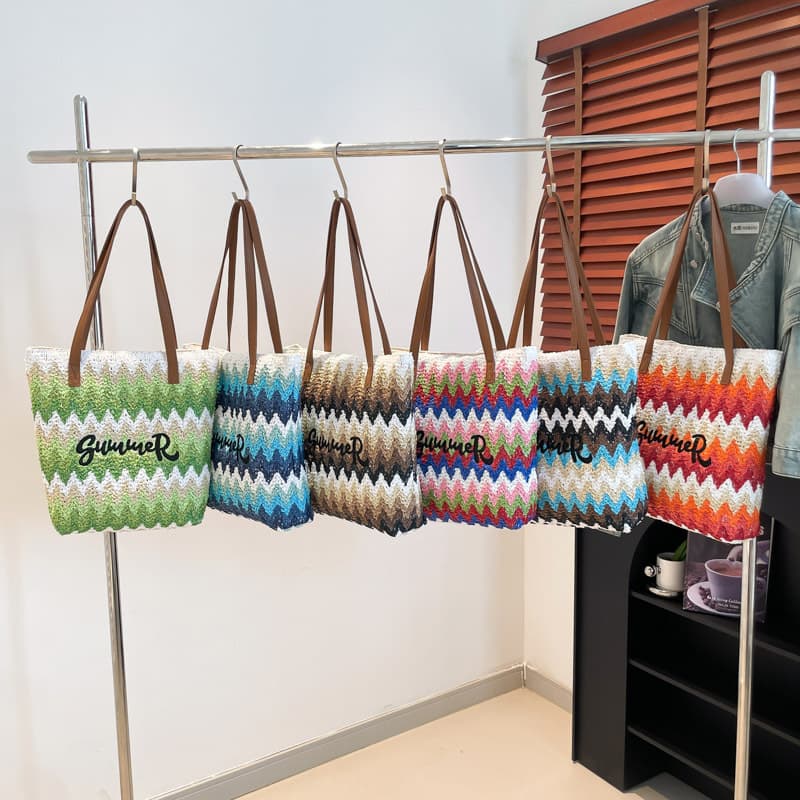 Color-contrast fresh and elegant tote bag, large capacity, pastoral seaside leisure vacation colorful single shoulder underarm bag for women