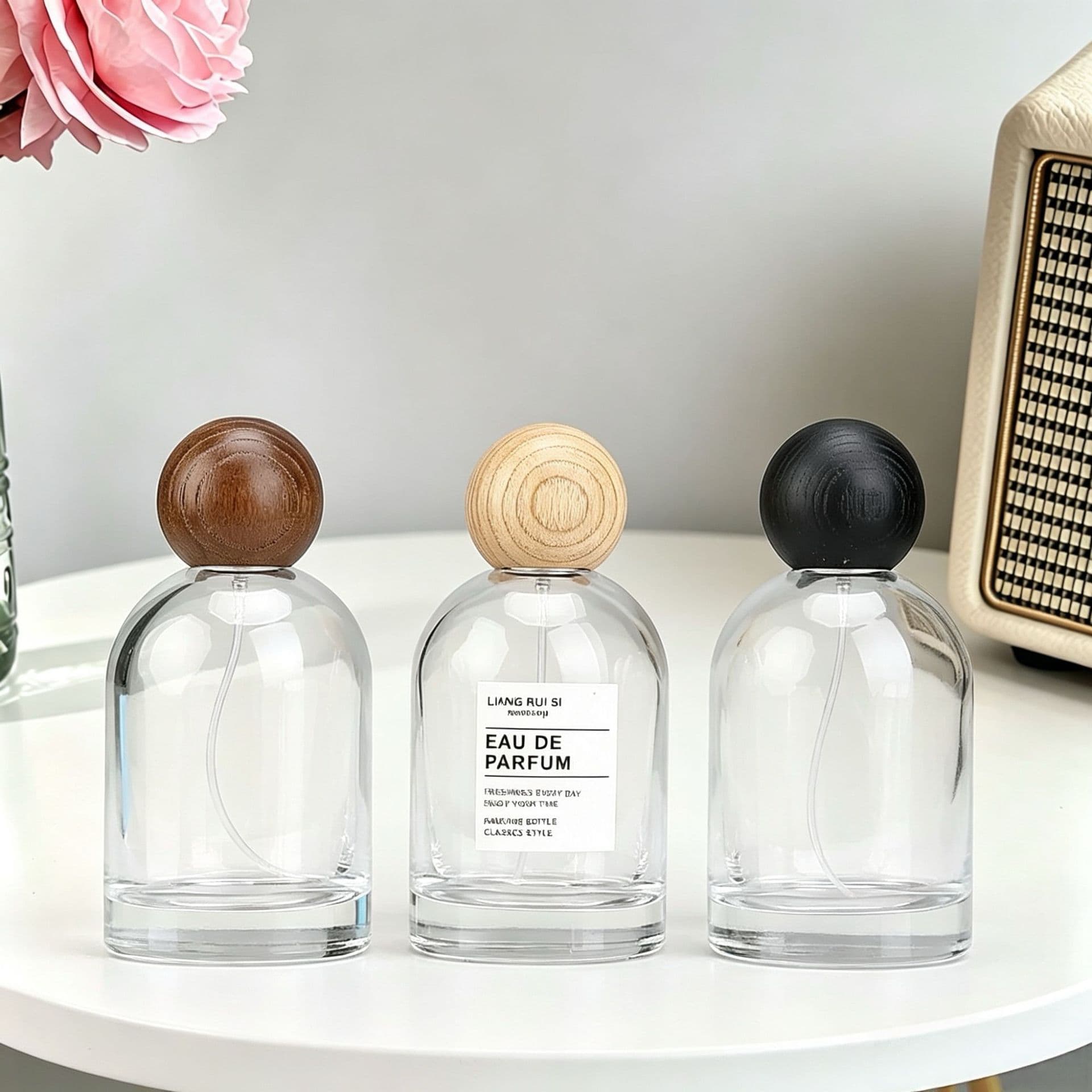 Manufacturer wholesale 100ml perfume glass bottle high-end portable replacement large-capacity press spray refill empty bottle