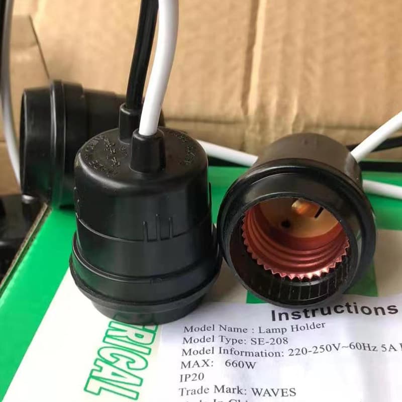 Factory direct sales of E27 waterproof lamp holders and sockets, flame-retardant PVC plastic lamp holders, and insulated plastic lamp holders 208-4