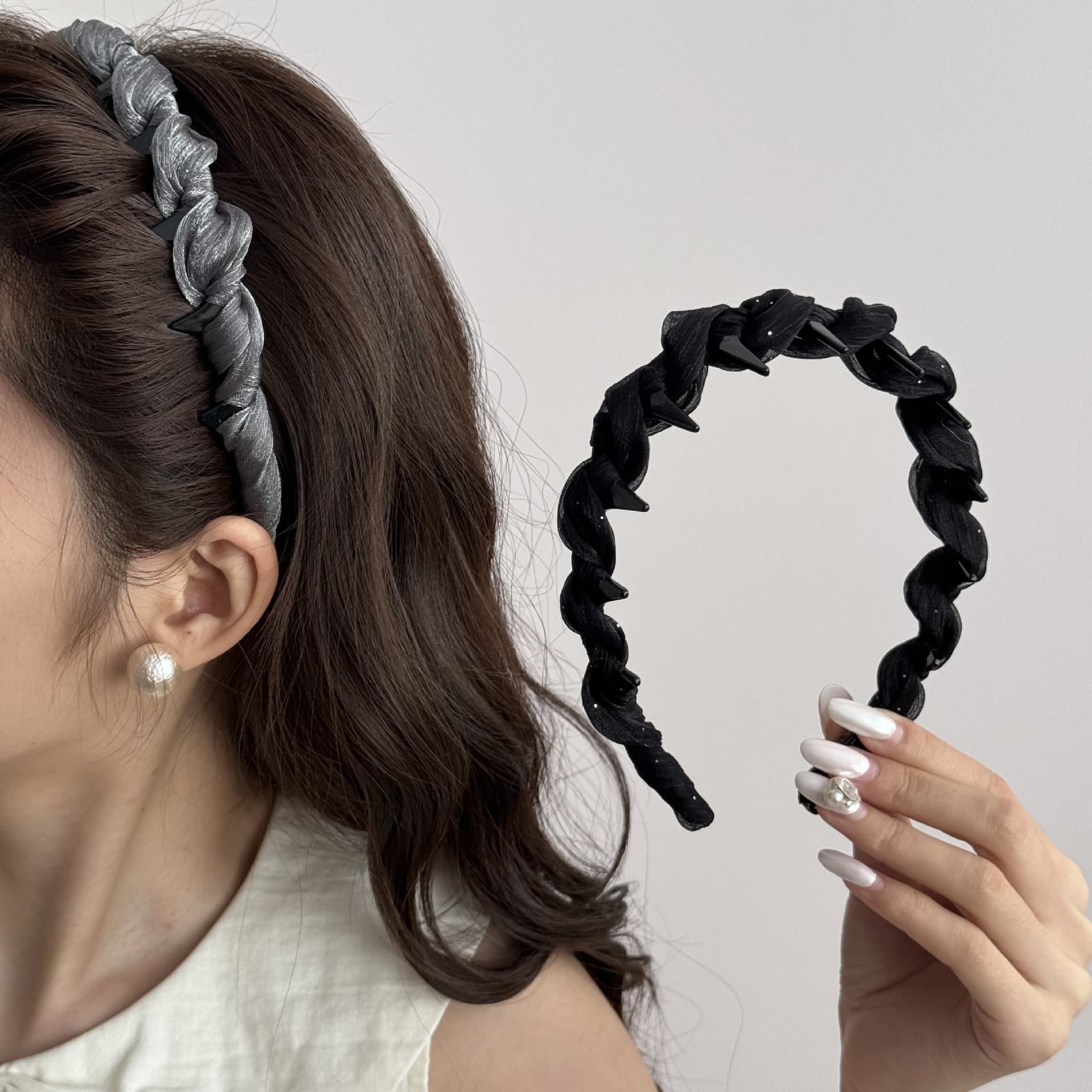 Elegant Little Fragrance Style Pearlescent Tulle Headband Women 2025 New Outing Versatile High-End Anti-Slip Toothed Hair Hoop