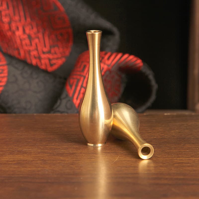Hot Selling Brass Vase Creative Ornament Mini Small Desktop Living Room Flower Arrangement Dried Flower Decoration Antique Metal Flower Vessel