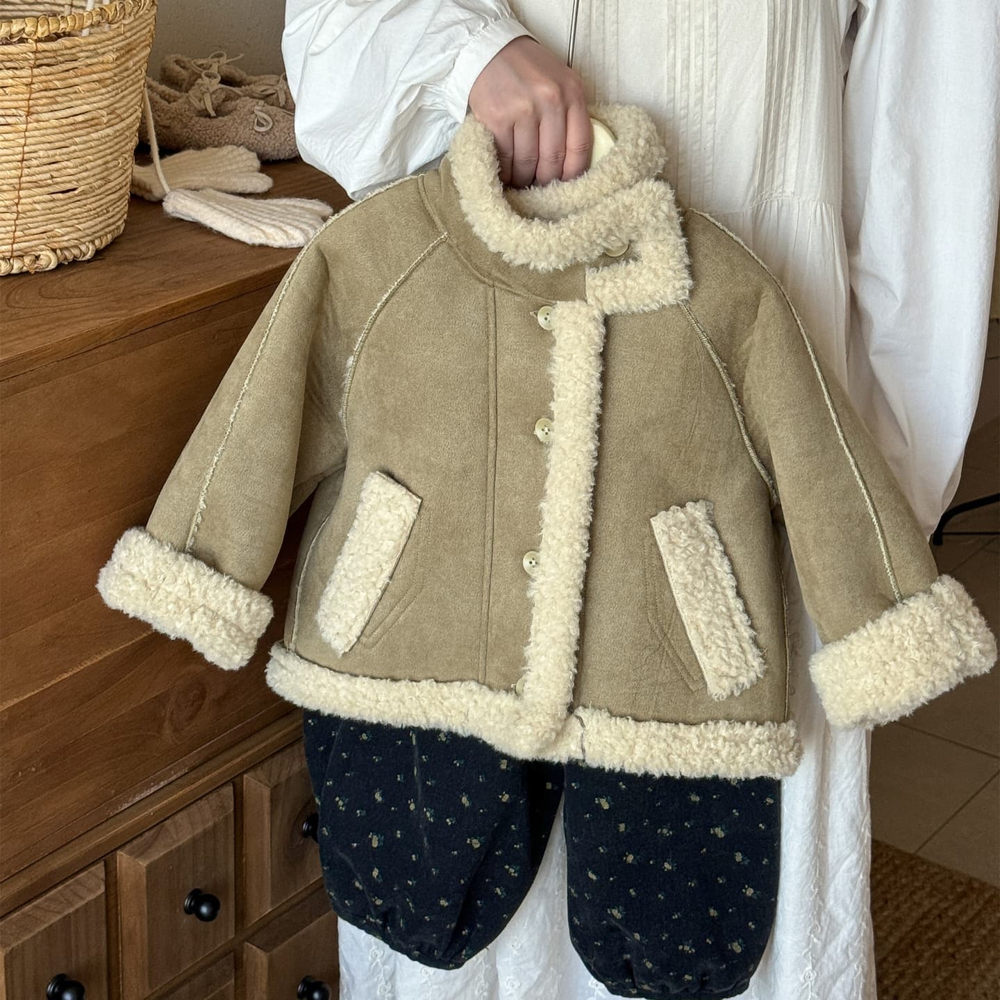 Laibaobao 2025 Autumn/Winter Korean Style Girls' Sheepskin Short Jacket, Thick Suede Top