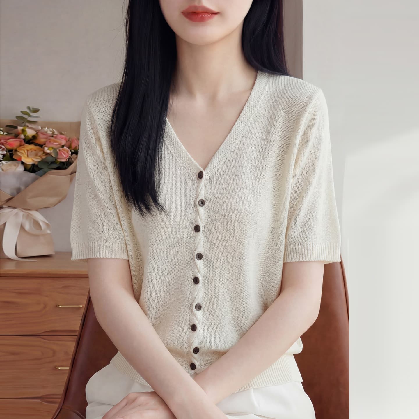 Korean High-End V-Neck Single Row Button Thin Short Sleeve Knitted Top Women's Summer New Loose Fashion Versatile Top