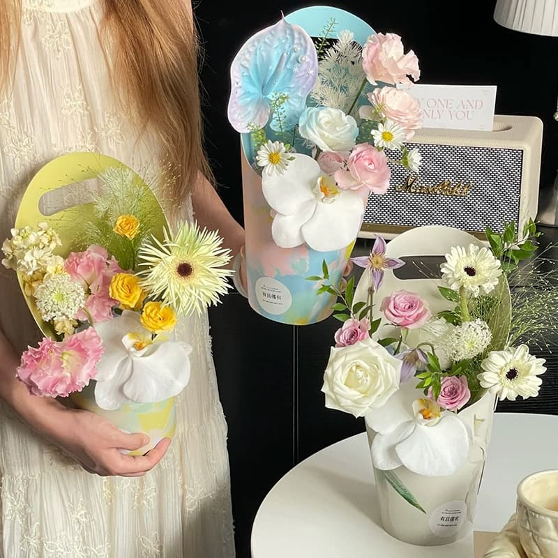Chinese Valentine's Day bouquet packaging box, hand-held flower box, flower packaging box, flower arrangement box, folding box, Valentine's Day flower box wholesale