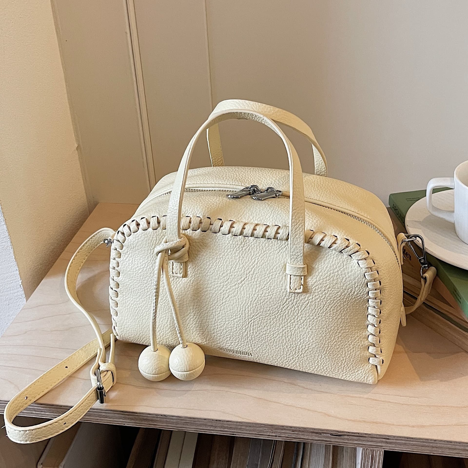 French Handwoven Boston Bag for Women 2026 New Style Handheld Bowling Bag Daily Commute Shoulder Crossbody Bag