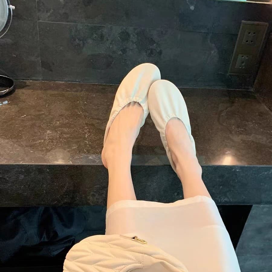 Sheepskin Version of Grape Mom's Same Style, Niche Soft Leather Pleated Flat Granny Shoes for Women, Slip-On Loafers, Bean Shoes