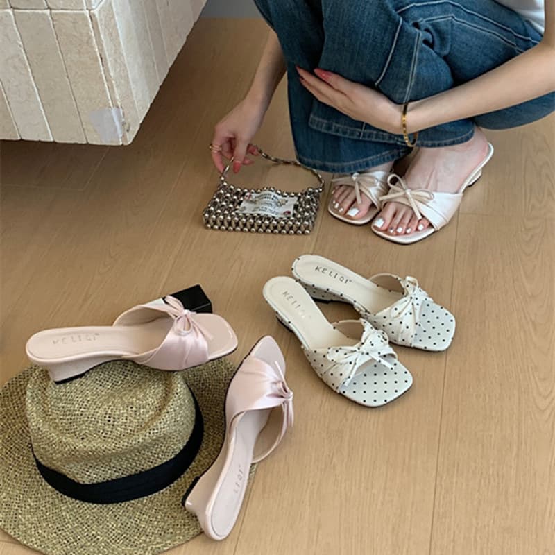 Gentle Style Bowknot Open-Toe Wedge Flip-Flops for Women, 2026 Summer New Model, Height-Increasing, Elegant and Fashionable Sandals