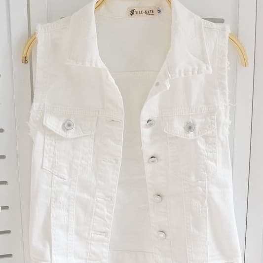 New Summer Style White Denim Vest for Women, Spring/Summer Slim Fit Versatile Sleeveless Vest Jacket