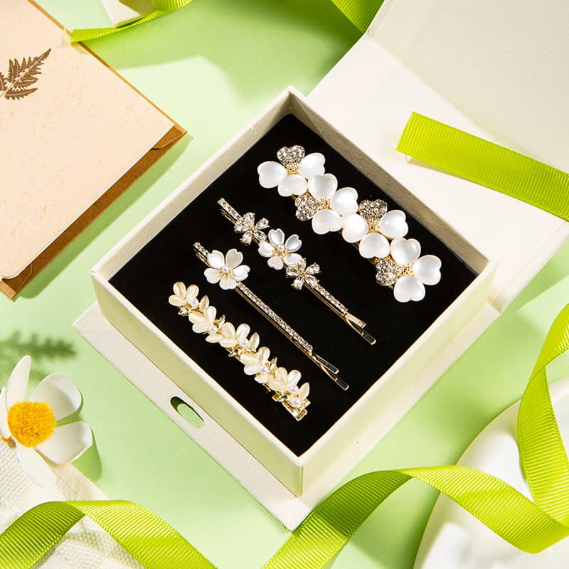 Birthday Gift for Women Girlfriend Best Friend Practical High-End Gift for Girls Sisters 18th Birthday Hair Clip Gift Box