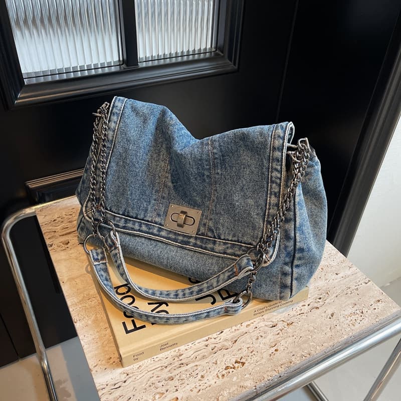 Xiaoxiang Style Denim Chain Shoulder Bag for Women, Fashionable Commuter Underarm Bag, Retro Textured Travel Handbag