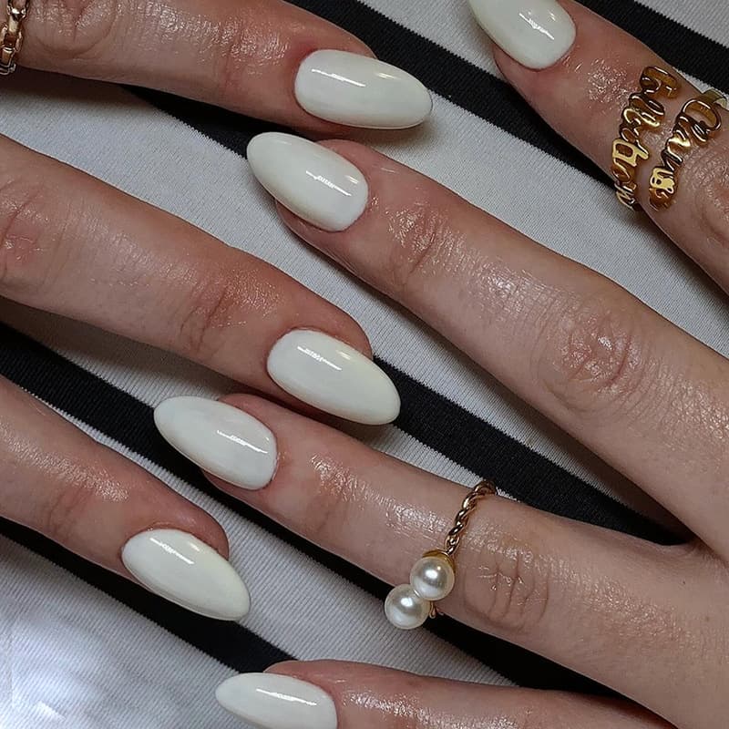 Export Solid Color Wearable Nail Tips Short Almond Shape Fake Nails 30pcs
