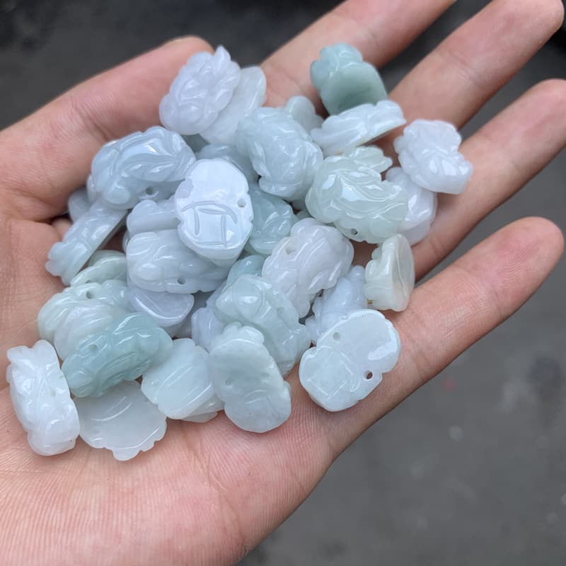 Wholesale Burmese jadeite Pixiu ring face ring, ice waxy type jadeite small Pixiu ring for men and women, spare parts