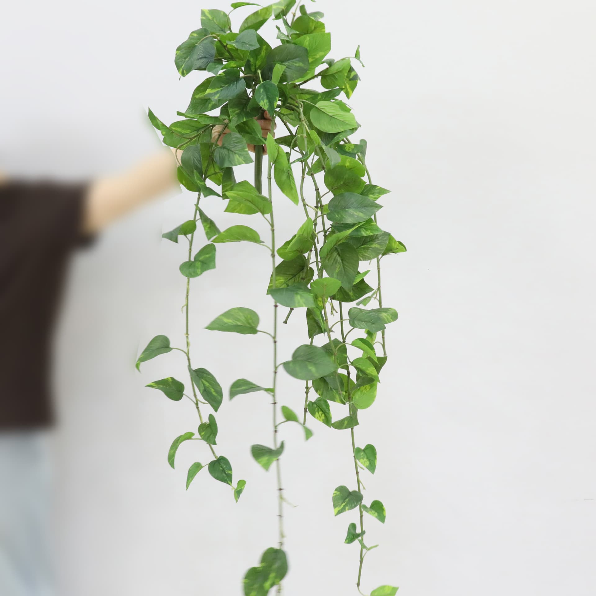 Artificial Hanging Pothos Vine Bundle, High-Quality Rubber Leaf Pothos Wall Hanging Plant
