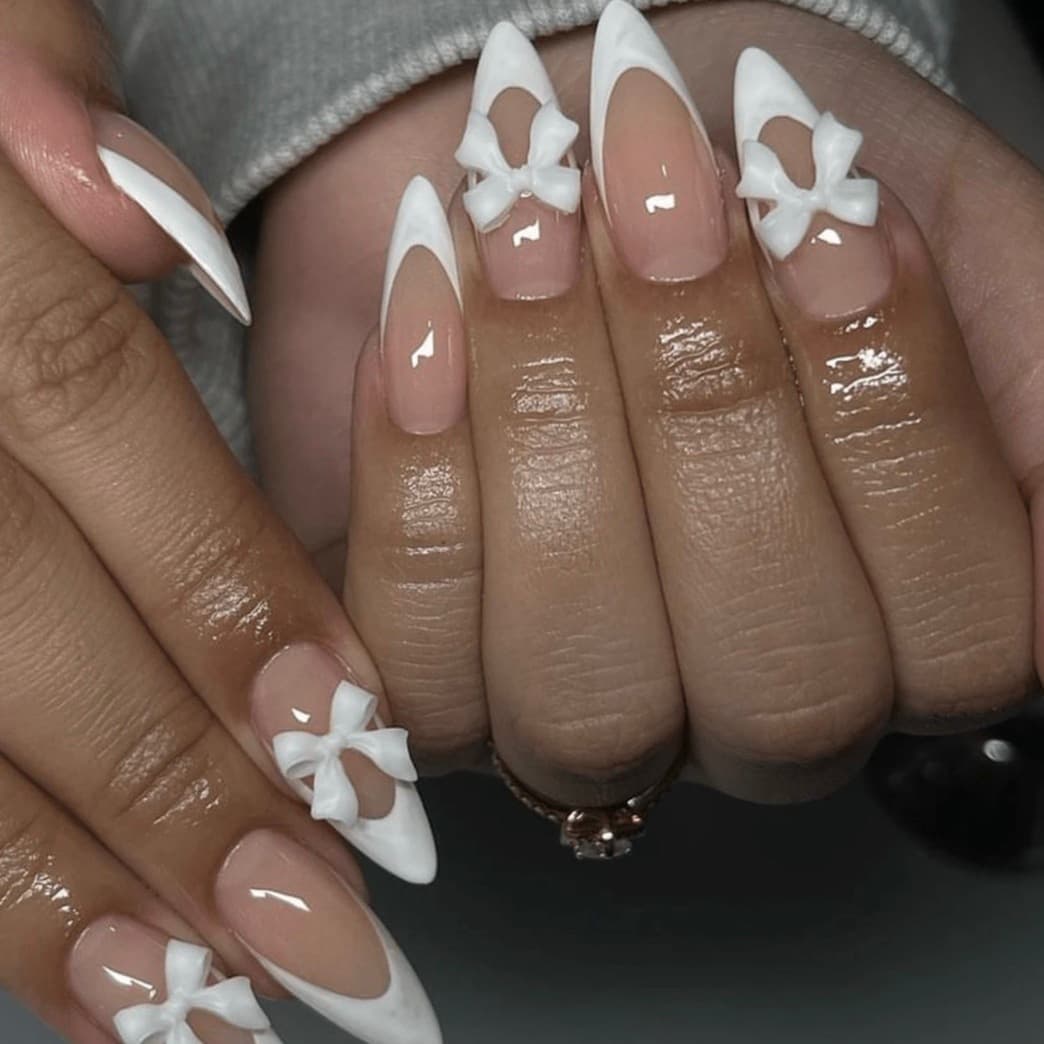 PERSS ON NAILS MEDIUM ALMOND FRENCH WHITE PRINT ACRYLIC NAILS