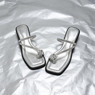 French Fairy Fashion Versatile Sandals Outdoor 2026 Summer New Rhinestone Flat Slippers for Dresses