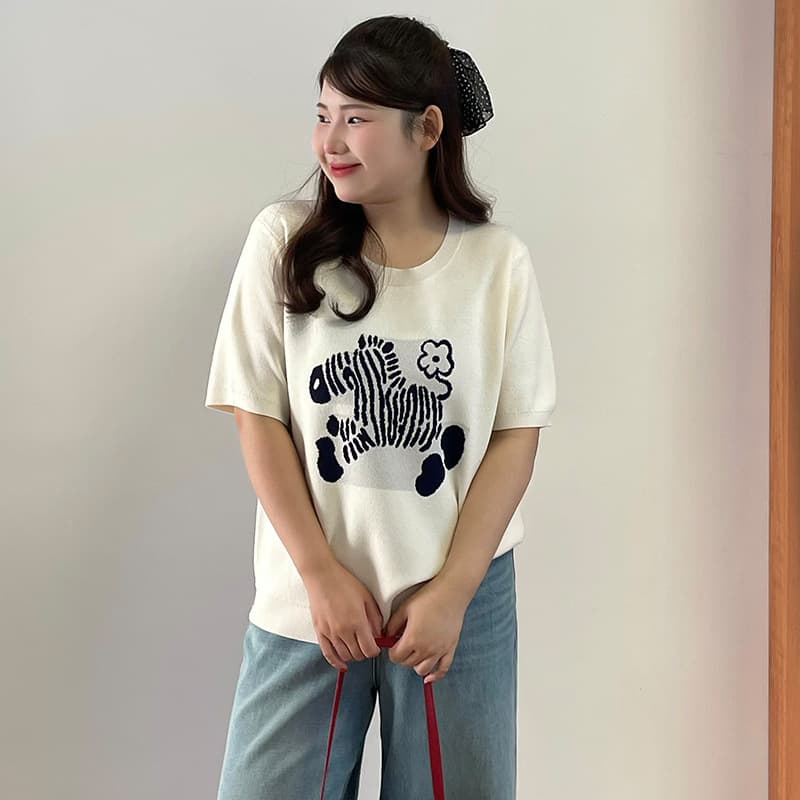Plus Size Women's Round Neck Jacquard Pony Short Sleeve T-Shirt 2026 Spring Loose Casual Knit Top for Curvy Women 23798