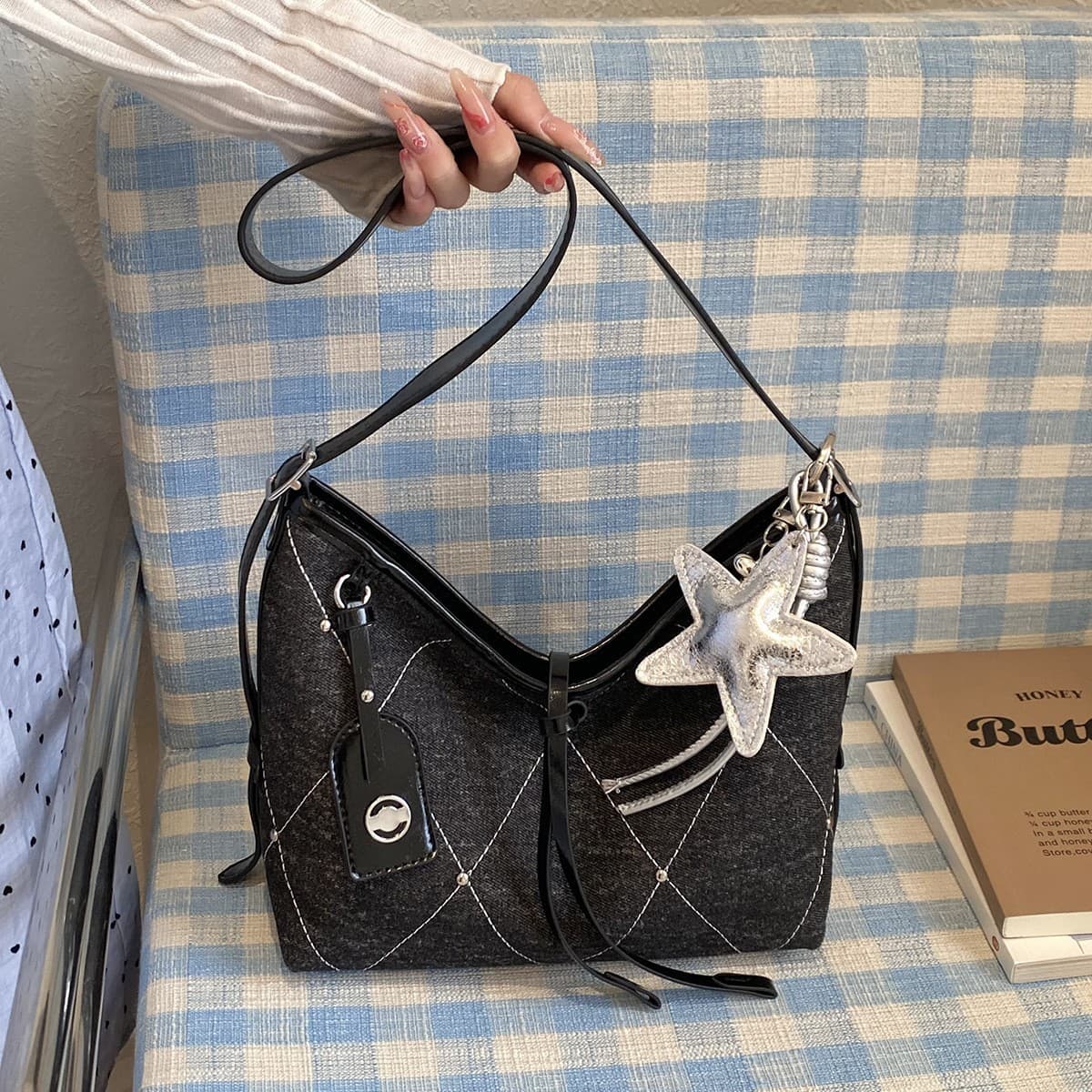 Vintage Diamond Quilted Denim Tote Bag, High-Quality Texture, Niche Design, Fashionable Commuter Crossbody Bag