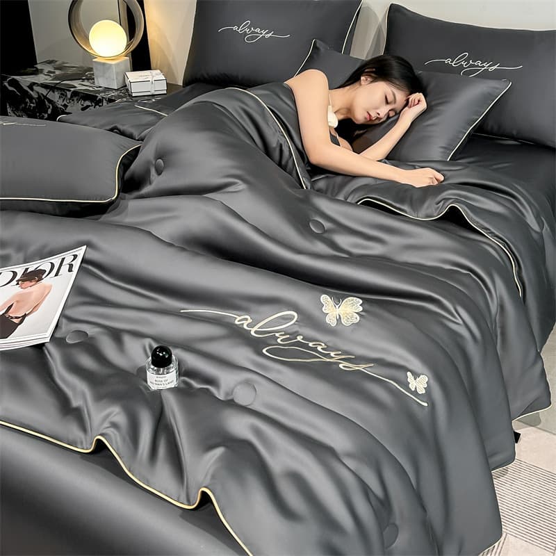 Class A Washable Ice Silk Summer Quilt 4-Piece Set, Cool Quilt for Bare Sleep, Embroidered Air Conditioning Quilt, Cool-Touch Silk Thin Summer Blanket