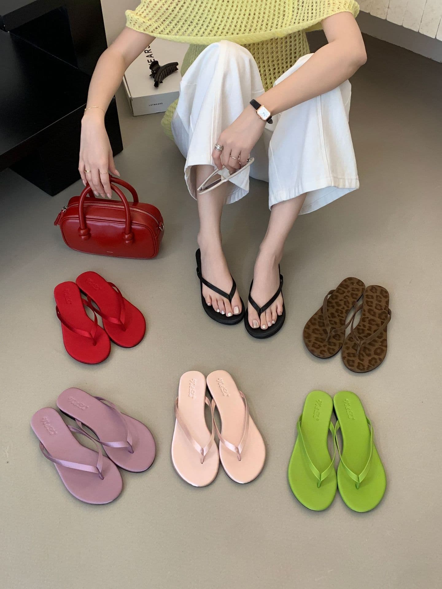 Women's Summer Outdoor Slippers 2026 New Flat Slippers to Match Dresses Soft Sole Satin Flip-Flops