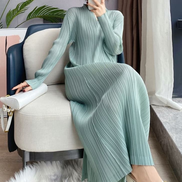 Pleated Dress Women's Long Sleeve Spring Autumn 2026 New V-Neck Base Dress Slim Fit Elegant Long Dress Trendy