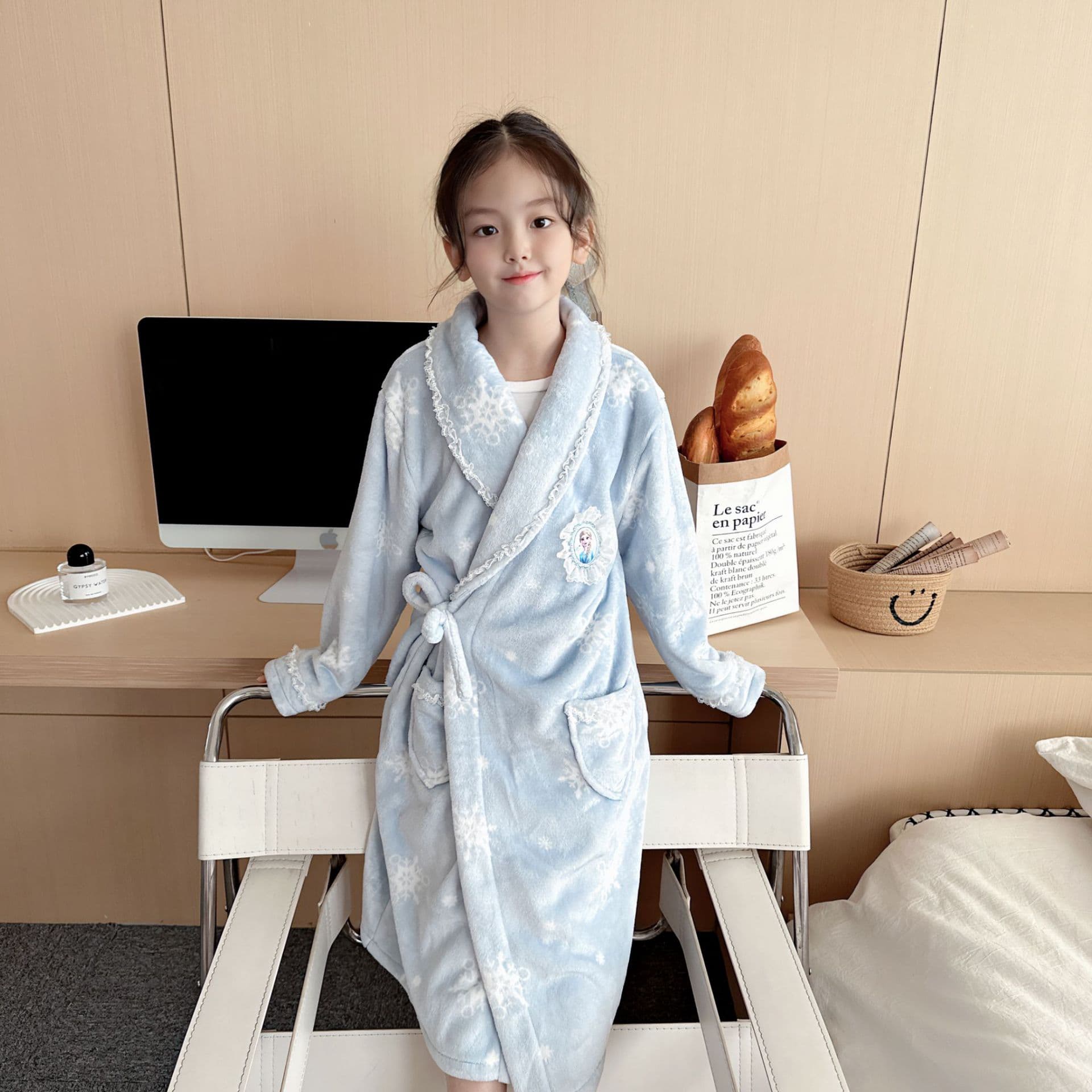 2023 Autumn/Winter Girls' Loungewear Elsa Princess Nightgown, Warm and Thick Flannel Elsa Princess Bathrobe