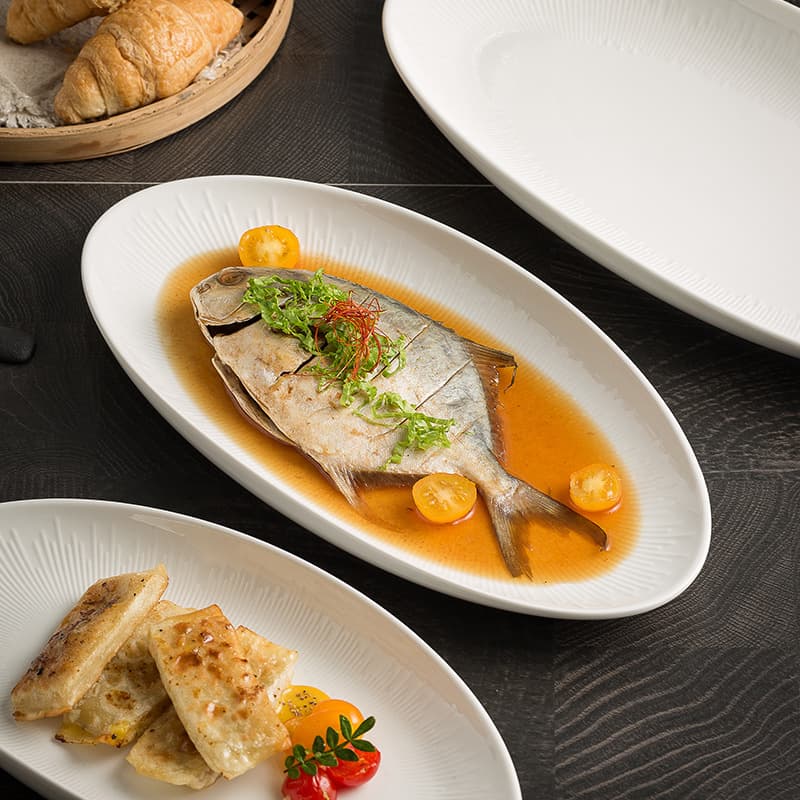 White Porcelain Premium Fish Plate for Restaurant Cold Dish, Egg-Shaped Platter for Hotel Seafood, Home Use High-Temperature Resistant Steamed Fish Plate