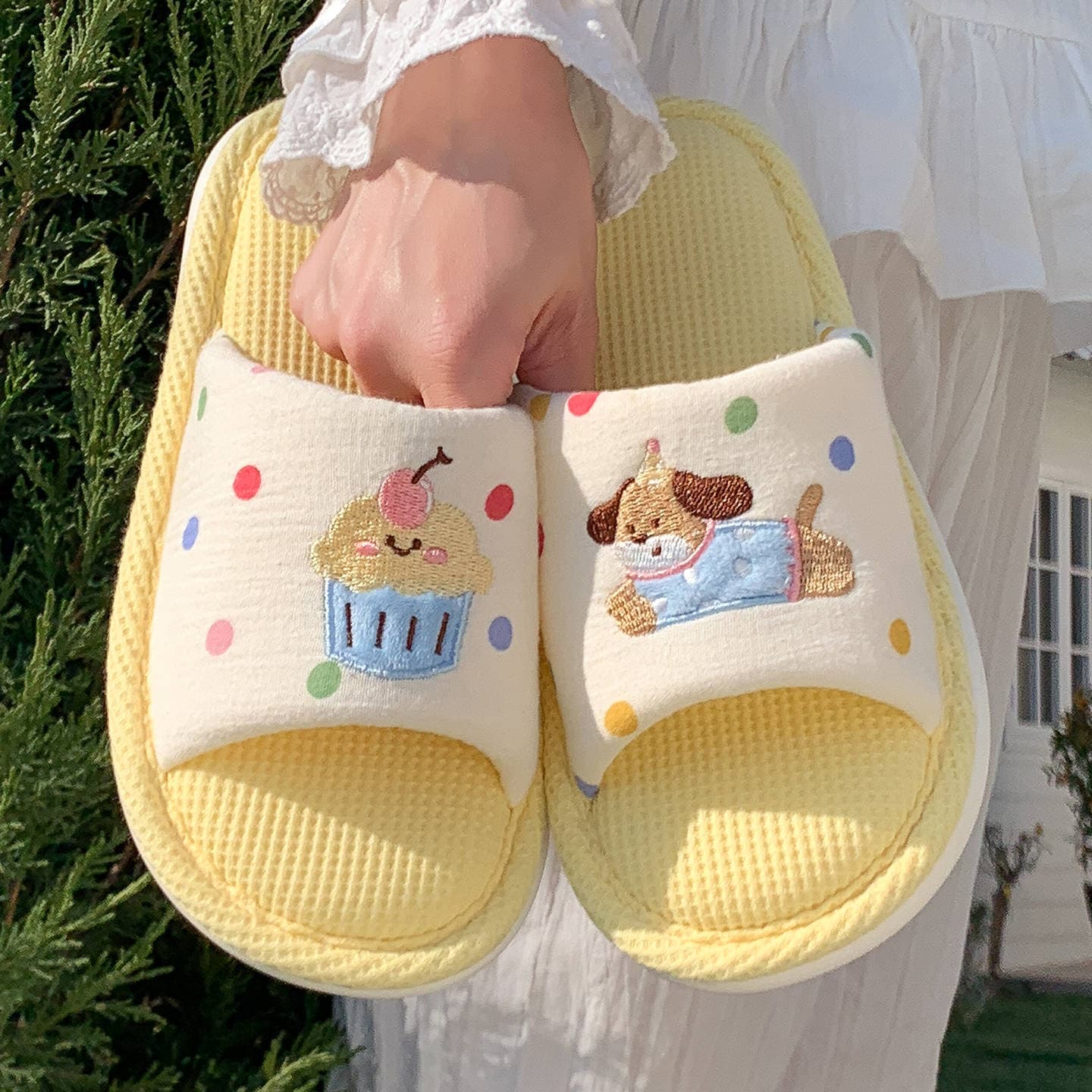 Chunqiu Home Linen Slippers for Women, Cartoon Embroidery, Indoor Home Use, Four Seasons Comfortable Floor Slippers, Cotton Linen Fabric
