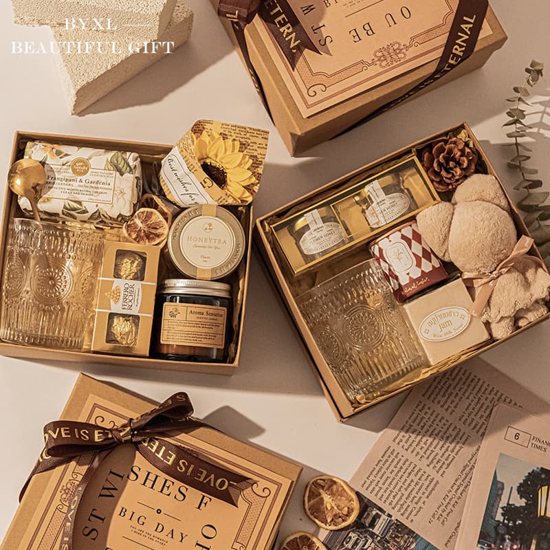 Internet celebrity souvenirs for female bridesmaids, high-end and practical brides, wedding sisters, high-end forest-style wedding tea gift boxes