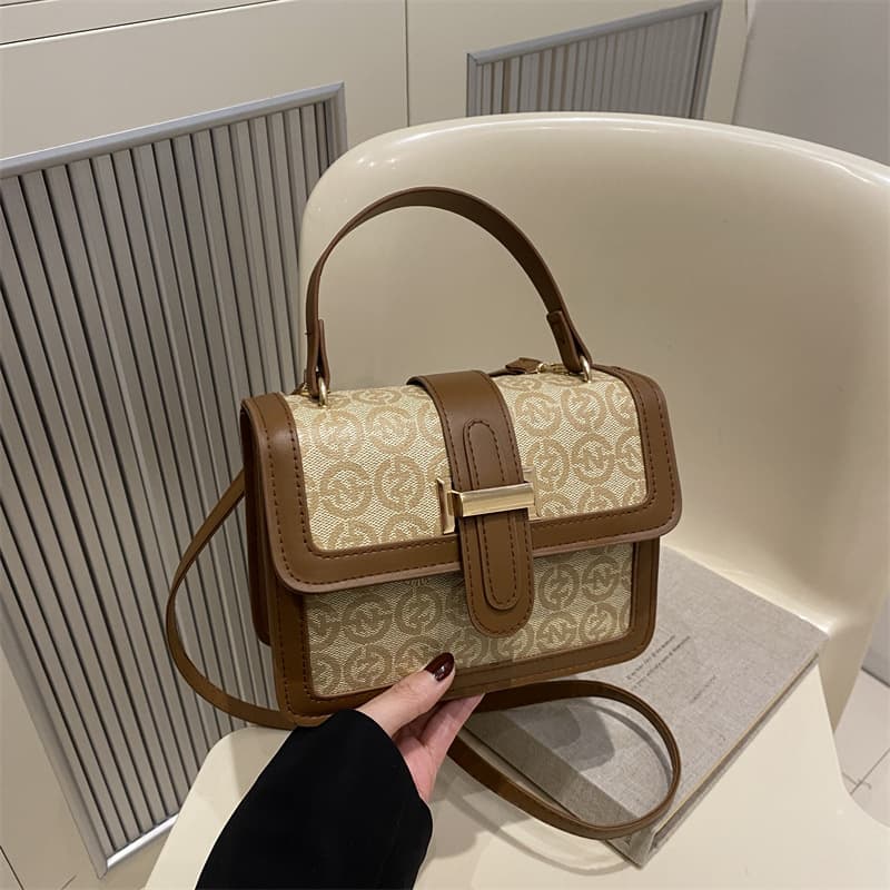 High-grade Texture Small Bag Women's 2025 New Vintage Shoulder Bag Niche All-match Fashionable Portable Crossbody Small Square Bag
