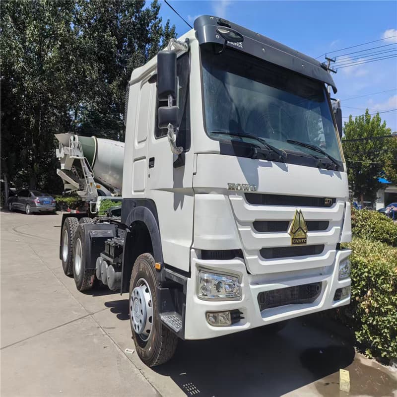 Cross-border supply model HOWO tractor head, used ten-wheel HOWO tractor head, HOWO trailer head 375 horsepower