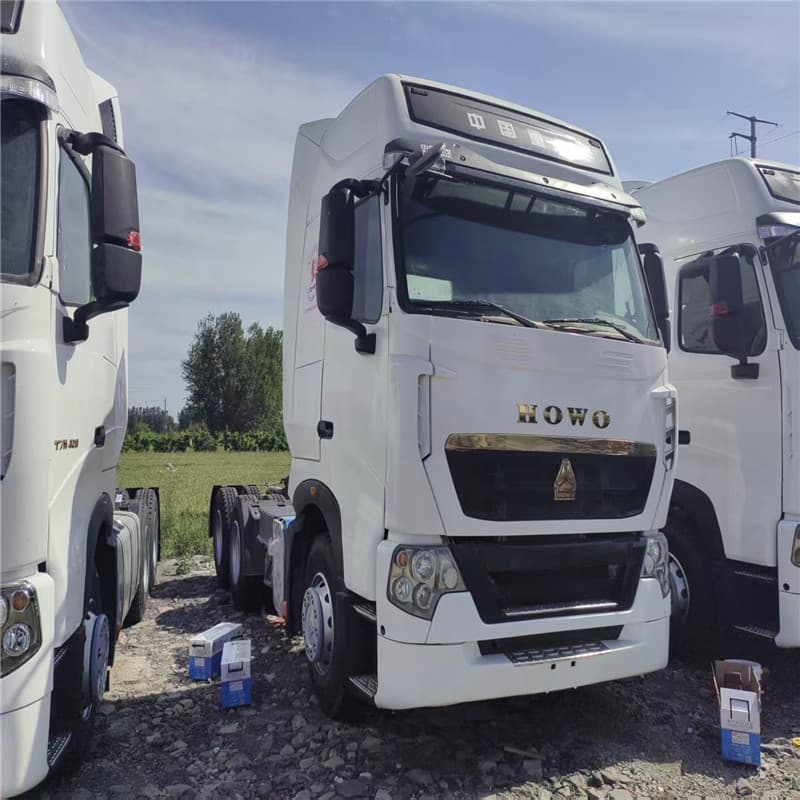 Used HOWO 10-Wheel Trailer Head, Tandem Drive Tractor Truck Head, 371HP Cargo Transport Head