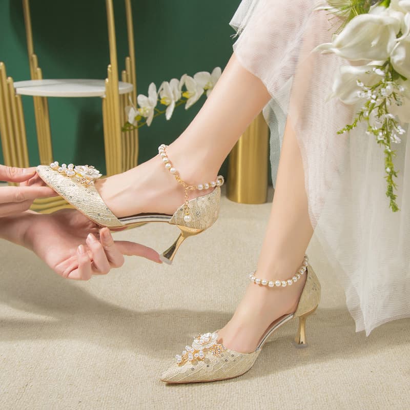 High-Heeled Wedding Shoes for Women 2026 New Four-Season Style with Straps and Beading, Suitable for Brides, for Toasting, and for Wearing with Both Traditional and Modern Wedding Dresses, Comfortable and Not Tiring on the Feet