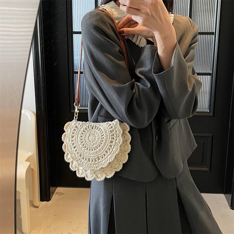 Woven bag women's summer knitted small crossbody bag women's casual versatile saddle bag seaside vacation straw shoulder bag
