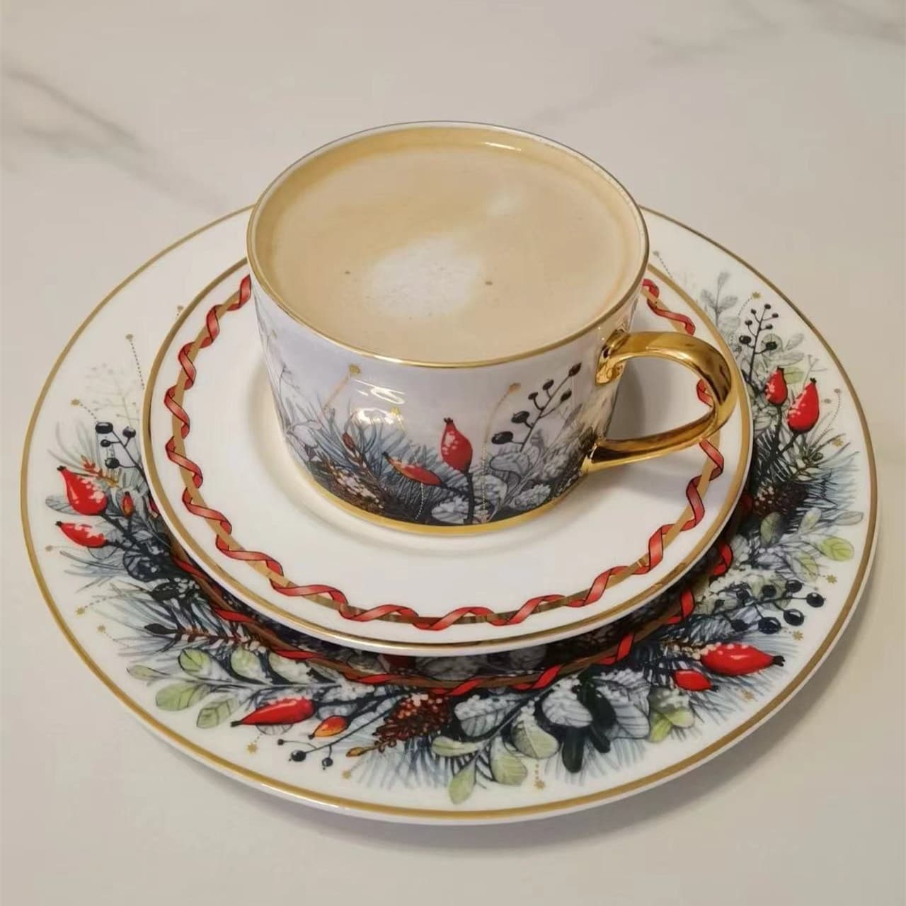 European Luxury Holiday Christmas Coffee Pot and Cup Bone China Wedding Gift Housewarming Tea Cup Dinner Plate Dessert Plate Wholesale