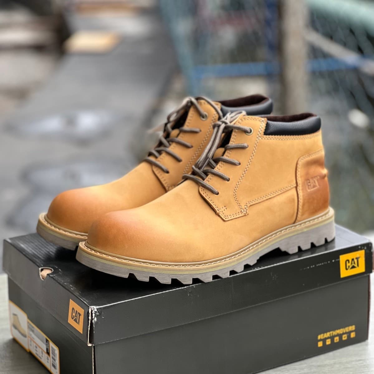 Carter Top Layer Cowhide Lace-Up Outdoor Casual Shoes, Wear-Resistant and Anti-Slip High-Top Work Boots, Comfortable and Breathable Men's Shoes Short Boots