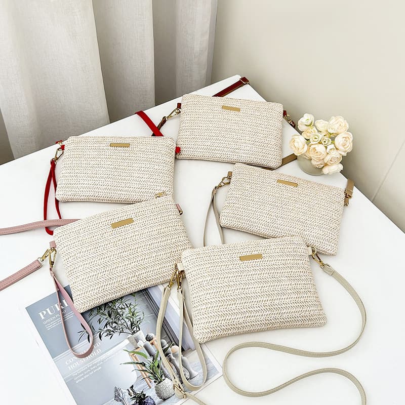 Niche Women's Bag 2025 New Woven Shoulder Bag Crossbody Bag Fashion Straw Clutch Phone Bag Shoulder Bag